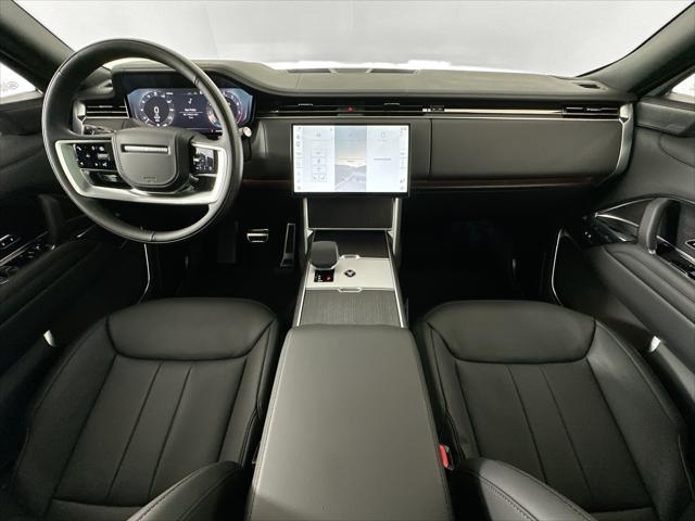 Photo of 2025 Santorini Black Land Rover Range Rover