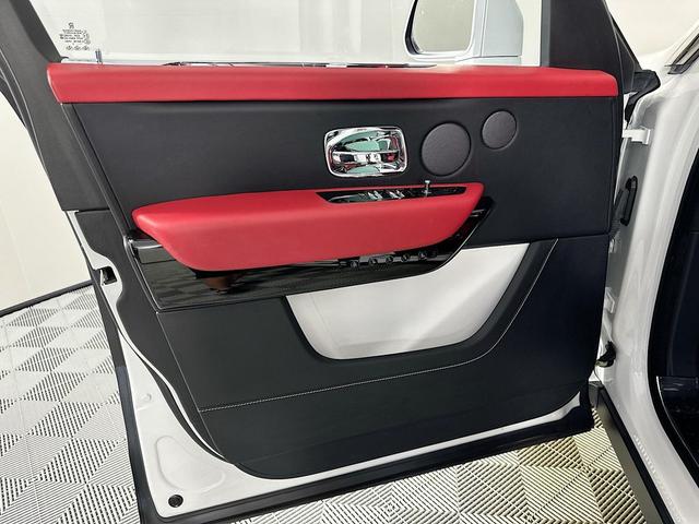 Photo of 2022 White Rolls-Royce Cullinan