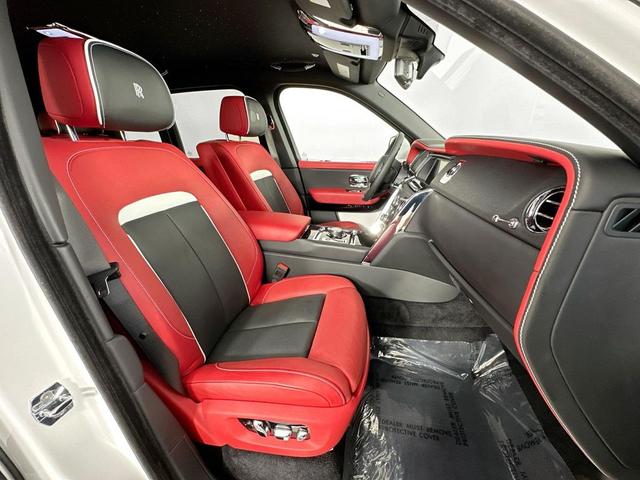 Photo of 2022 White Rolls-Royce Cullinan