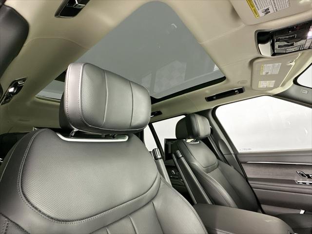 Photo of 2025 Gray Land Rover Range Rover