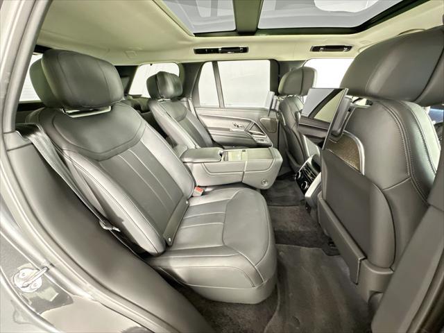 Photo of 2025 Gray Land Rover Range Rover