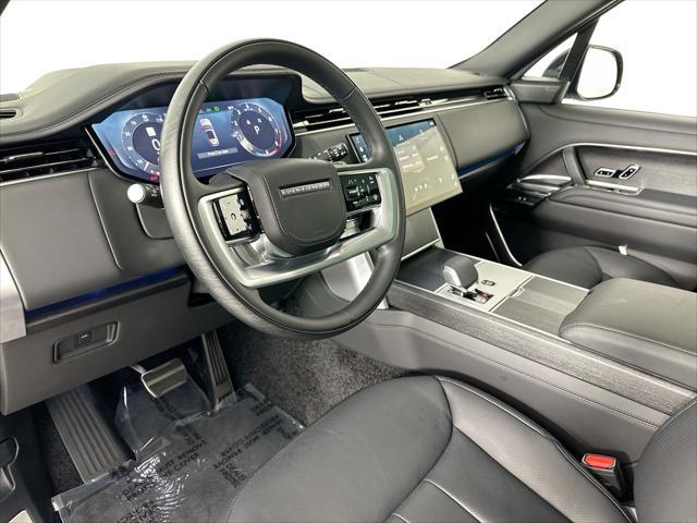 Photo of 2025 Gray Land Rover Range Rover