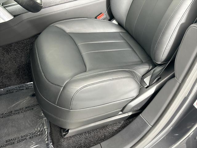 Photo of 2025 Gray Land Rover Range Rover
