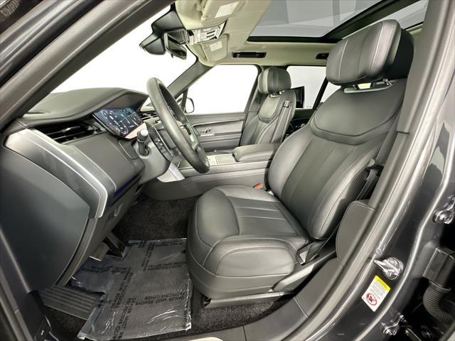 Photo of 2025 Gray Land Rover Range Rover