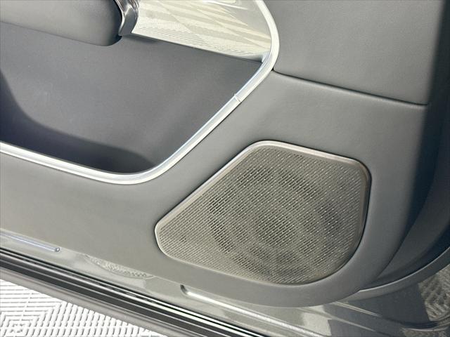 Photo of 2025 Gray Land Rover Range Rover