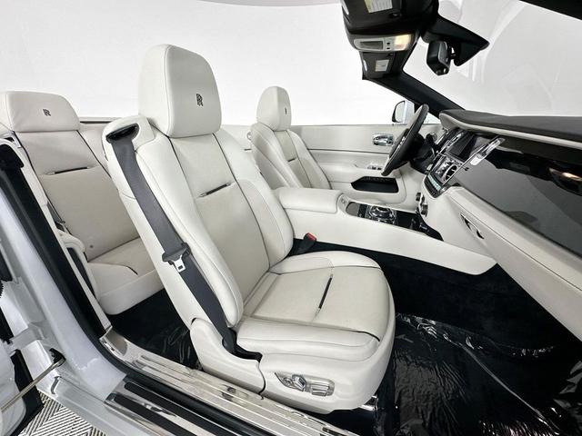 Photo of 2018 White Rolls-Royce Dawn