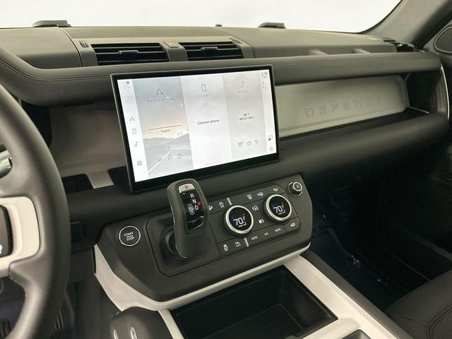 Photo of 2025 Pangea Green Metallic Land Rover Defender
