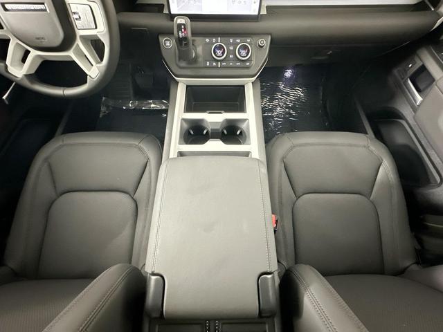 Photo of 2025 Pangea Green Metallic Land Rover Defender