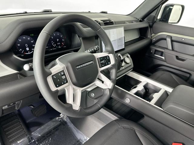 Photo of 2025 Pangea Green Metallic Land Rover Defender