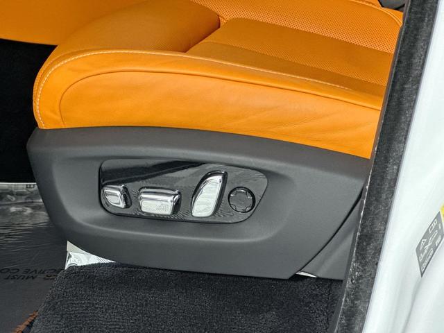 Photo of 2023 Arctic White Rolls-Royce Cullinan