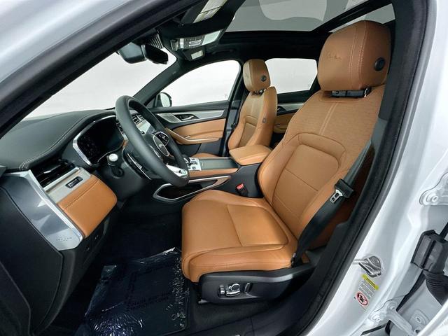 Photo of 2025 Pearl Jaguar F-PACE