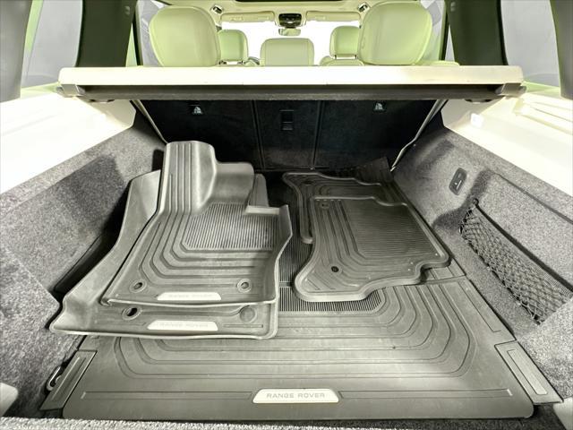 Photo of 2023 White Land Rover Range Rover