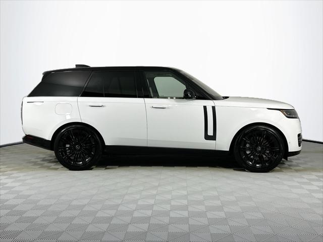 Photo of 2023 White Land Rover Range Rover