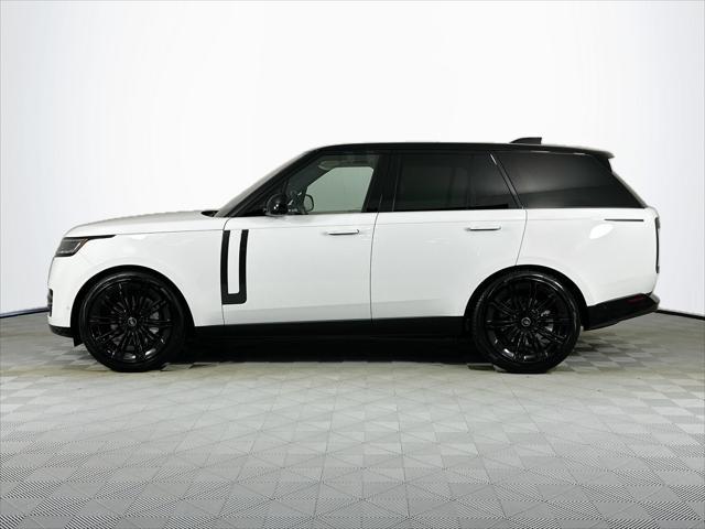Photo of 2023 White Land Rover Range Rover