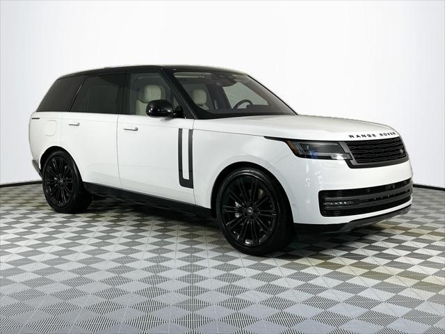 Photo of 2023 White Land Rover Range Rover