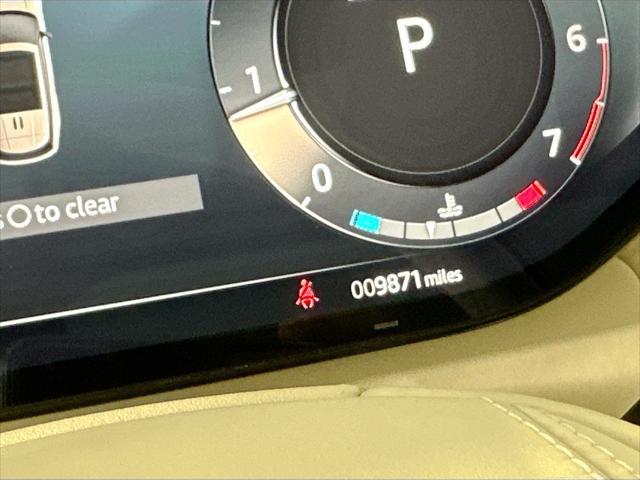Photo of 2024 Gray Land Rover Range Rover