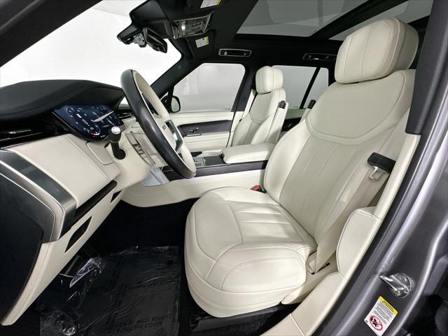 Photo of 2024 Gray Land Rover Range Rover
