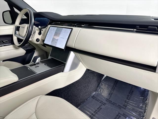 Photo of 2024 Gray Land Rover Range Rover