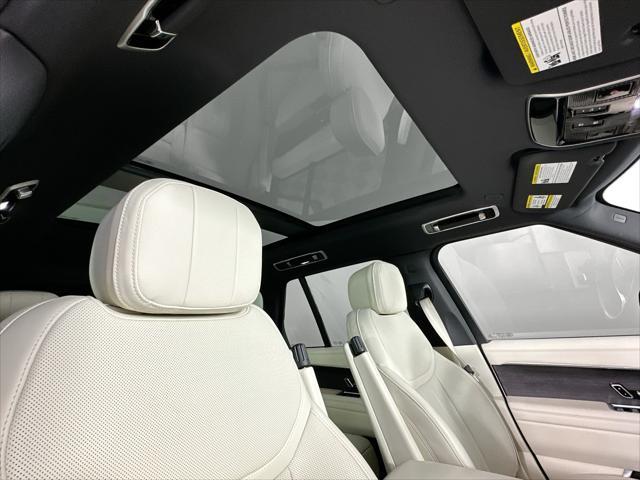 Photo of 2024 Gray Land Rover Range Rover