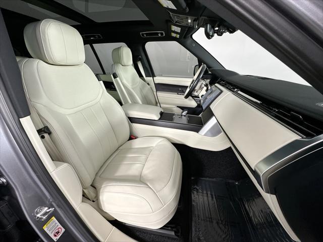 Photo of 2024 Gray Land Rover Range Rover