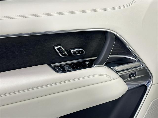 Photo of 2024 Gray Land Rover Range Rover
