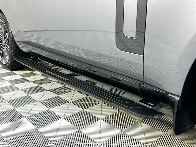 Photo of 2024 Gray Land Rover Range Rover
