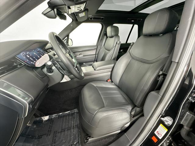 Photo of 2024 Santorini Black Land Rover Range Rover