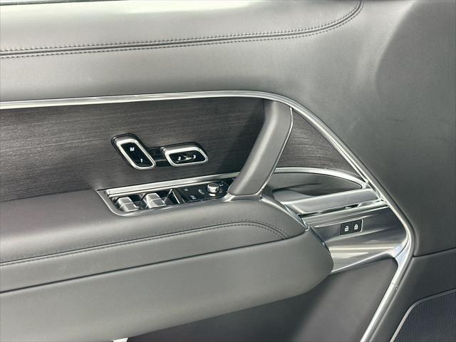 Photo of 2024 Santorini Black Land Rover Range Rover