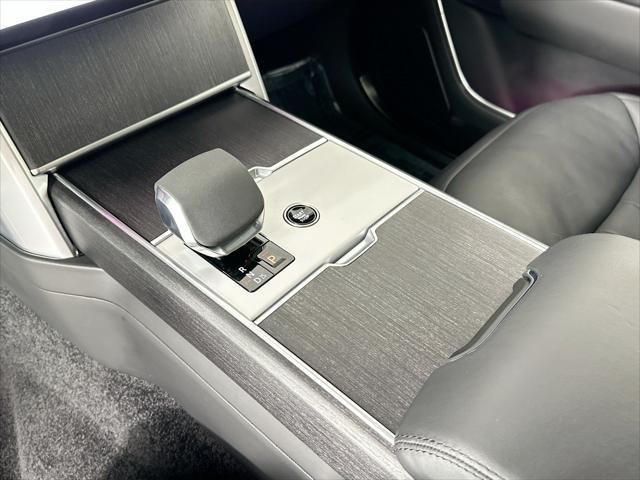 Photo of 2024 Santorini Black Land Rover Range Rover