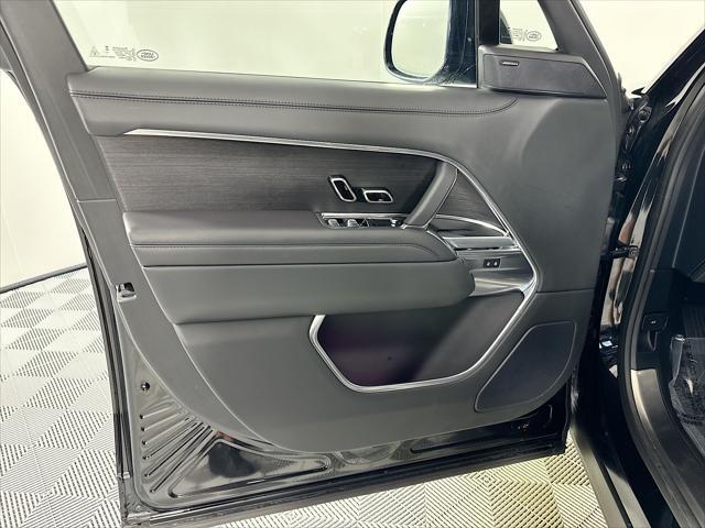 Photo of 2024 Santorini Black Land Rover Range Rover