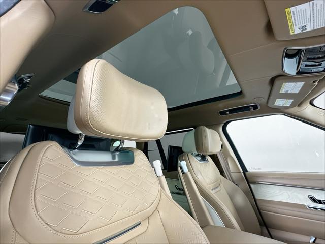 Photo of 2023 Satin Land Rover Range Rover