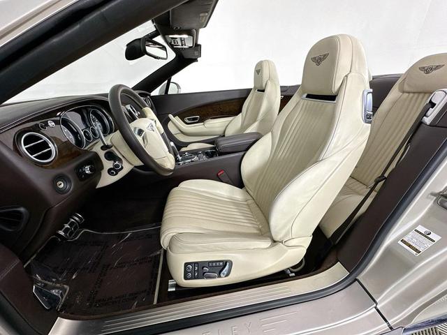 Photo of 2016 Sand / Beige Bentley Continental GT