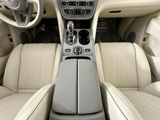 Photo of 2025 Quartzite Bentley Bentayga