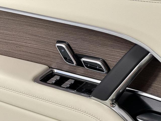 Photo of 2025 Grey Land Rover Range Rover