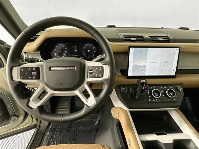 Photo of 2025 Pangea Green Metallic Land Rover Defender