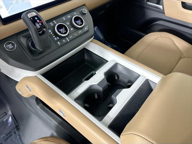 Photo of 2025 Pangea Green Metallic Land Rover Defender