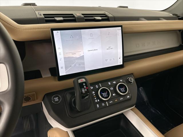 Photo of 2025 Pangea Green Metallic Land Rover Defender