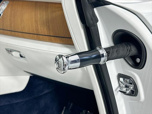 Photo of 2018 White Rolls-Royce Dawn