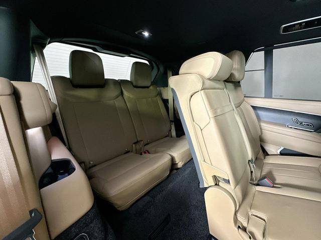 Photo of 2025 Varesine Blue Metallic Land Rover Range Rover