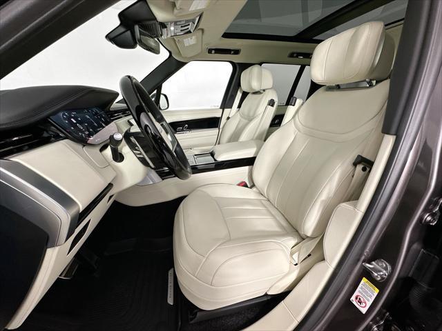 Photo of 2024 Gray Land Rover Range Rover