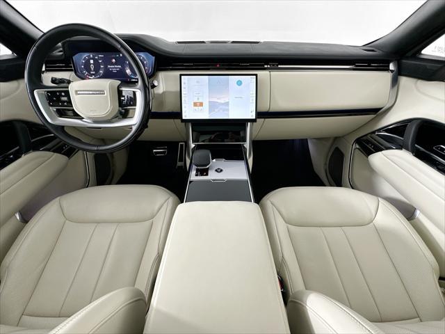 Photo of 2024 Gray Land Rover Range Rover