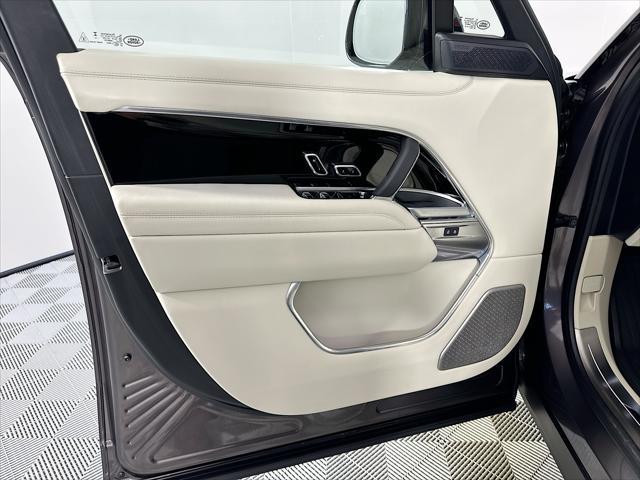 Photo of 2024 Gray Land Rover Range Rover
