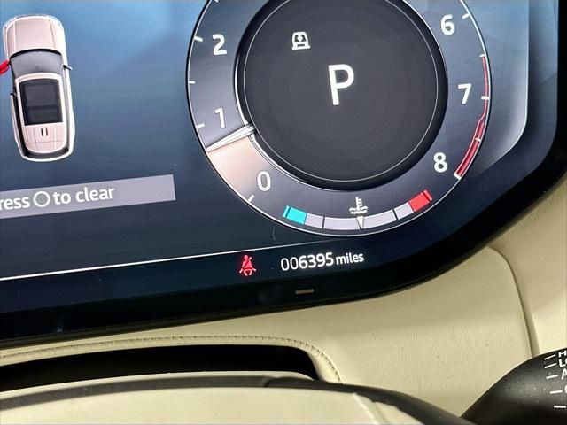 Photo of 2024 Gray Land Rover Range Rover