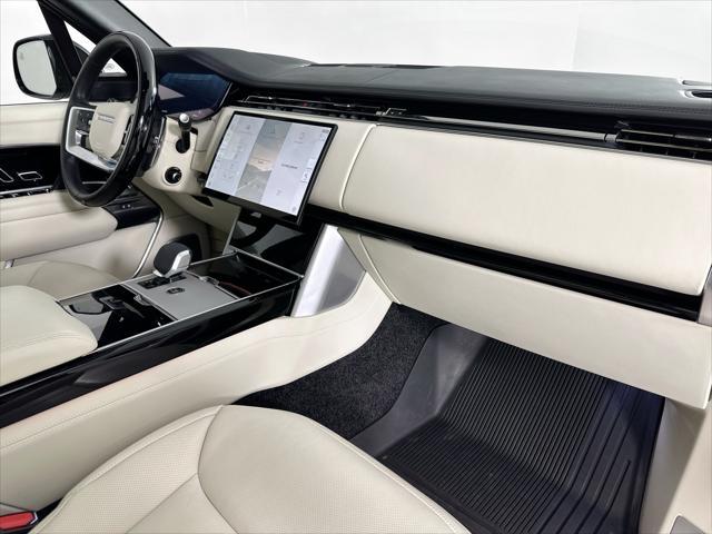 Photo of 2024 Gray Land Rover Range Rover