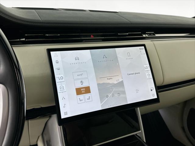 Photo of 2024 Gray Land Rover Range Rover