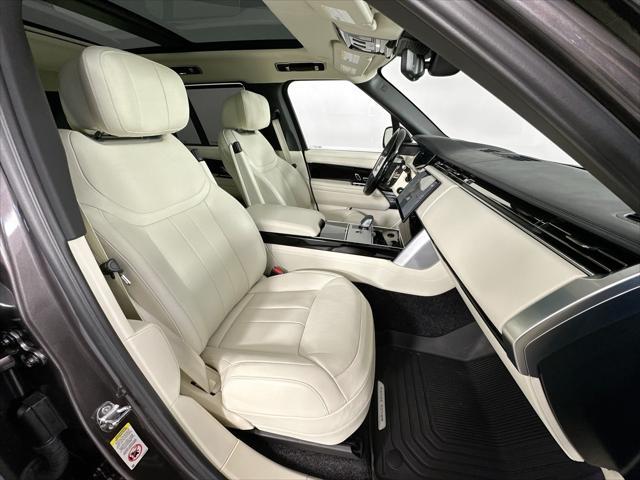 Photo of 2024 Gray Land Rover Range Rover