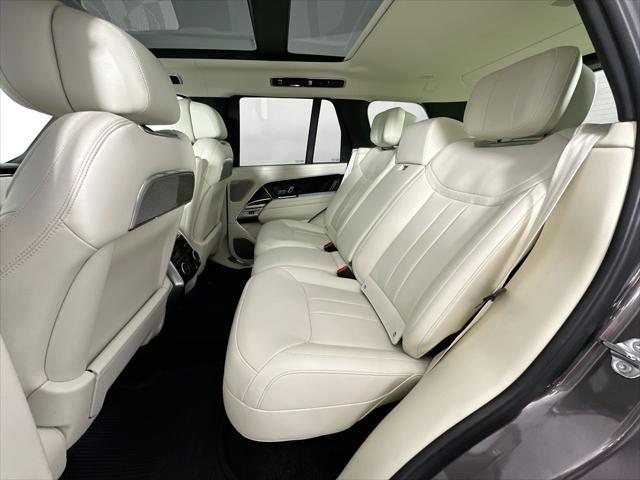 Photo of 2024 Gray Land Rover Range Rover