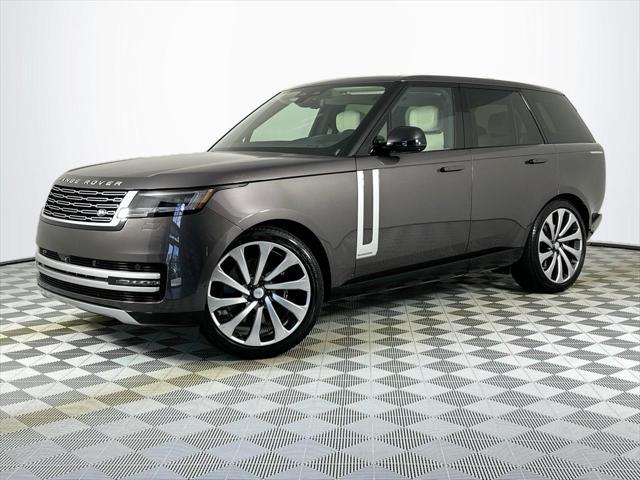 Photo of 2024 Gray Land Rover Range Rover