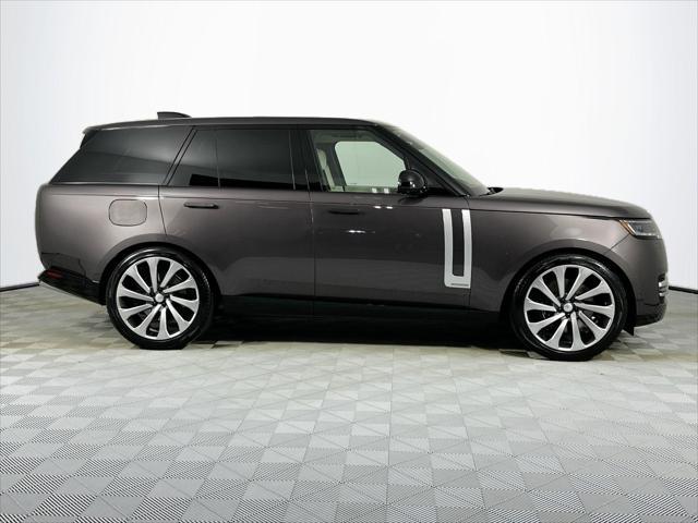 Photo of 2024 Gray Land Rover Range Rover
