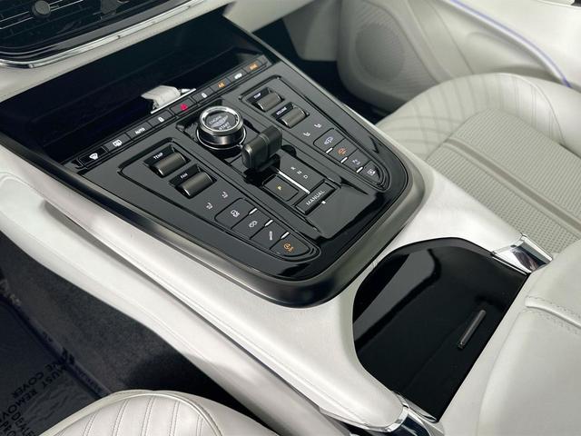 Photo of 2025 Zenith White Aston Martin DBX